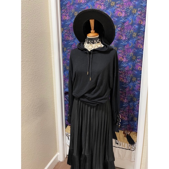 🌈 Amazing modern street studded hoodie - Picture 10 of 11